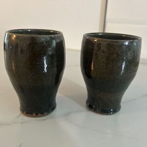 Studio Art Pottery‎ Hand Thrown Tumbler Vase Artist Signed Blues Brown 4" Tall